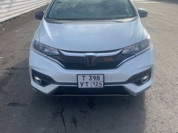 2019 Honda Fit III Рестайлинг, белый, 1275000 рублей