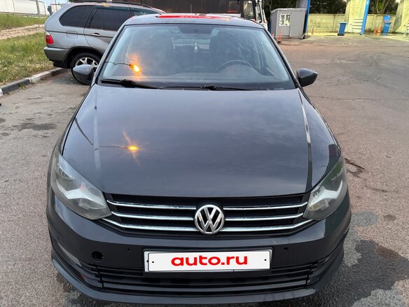 2018 Volkswagen Polo V Рестайлинг, серый - вид 2