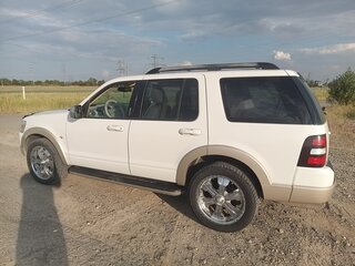 2009 Ford Explorer IV, белый, 1780000 рублей, вид 4