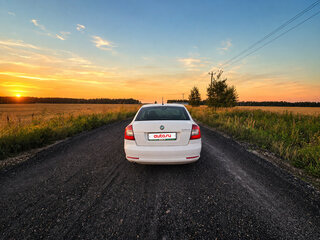 2013 Skoda Octavia II (A5) Рестайлинг, белый, 490000 рублей, вид 4