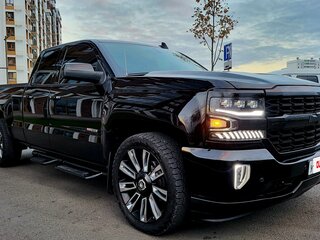 2018 Chevrolet Silverado Crew Cab 8-speed III (K2XX) Рестайлинг, чёрный, 4250000 рублей, вид 4