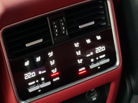 2018 Porsche Cayenne Turbo III, белый, 7990000 рублей - вид 21