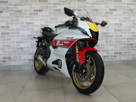 2022 Yamaha YZF-R7, белый, 831000 рублей, вид 4
