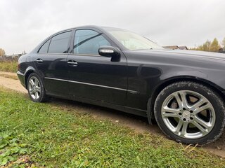 2003 Mercedes-Benz E-Класс 320 III (W211, S211), чёрный, 810000 рублей, вид 3