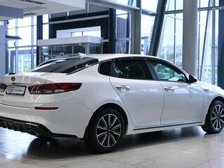 2018 Kia Optima IV Рестайлинг, белый, 1995000 рублей, вид 5