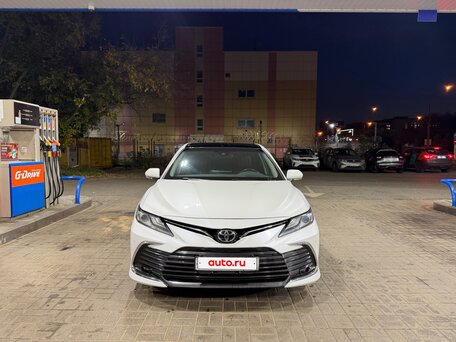 2022 Toyota Camry VIII (XV70) Рестайлинг, белый, 2900000 рублей, вид 4