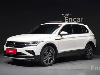 2022 Volkswagen Tiguan II Рестайлинг, белый, 3700000 рублей, вид 1