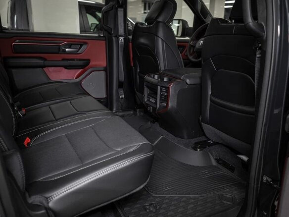 2025 Ram 1500 Crew Cab V Рестайлинг, синий, 8490000 рублей - вид 31