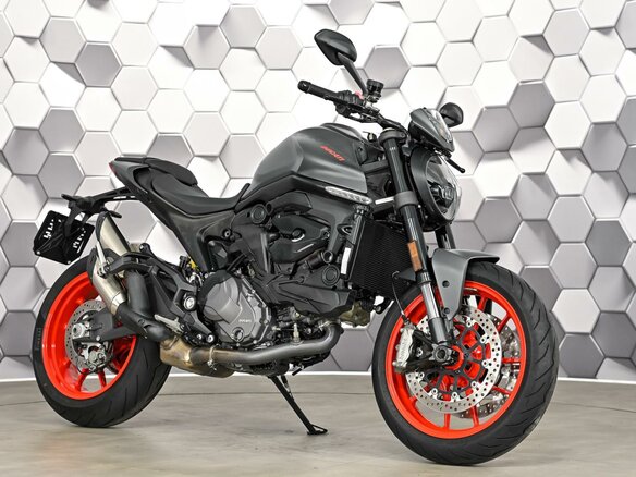 2024 Ducati Monster 937, серый, 1277000 рублей