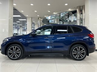 2019 BMW X1 20i xDrive II (F48) Рестайлинг, синий, 2999000 рублей, вид 5