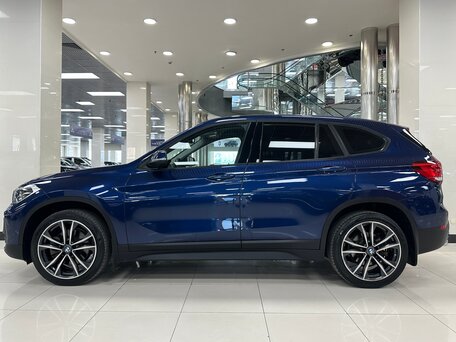 2019 BMW X1 20i xDrive II (F48) Рестайлинг, синий, 3099000 рублей, вид 5