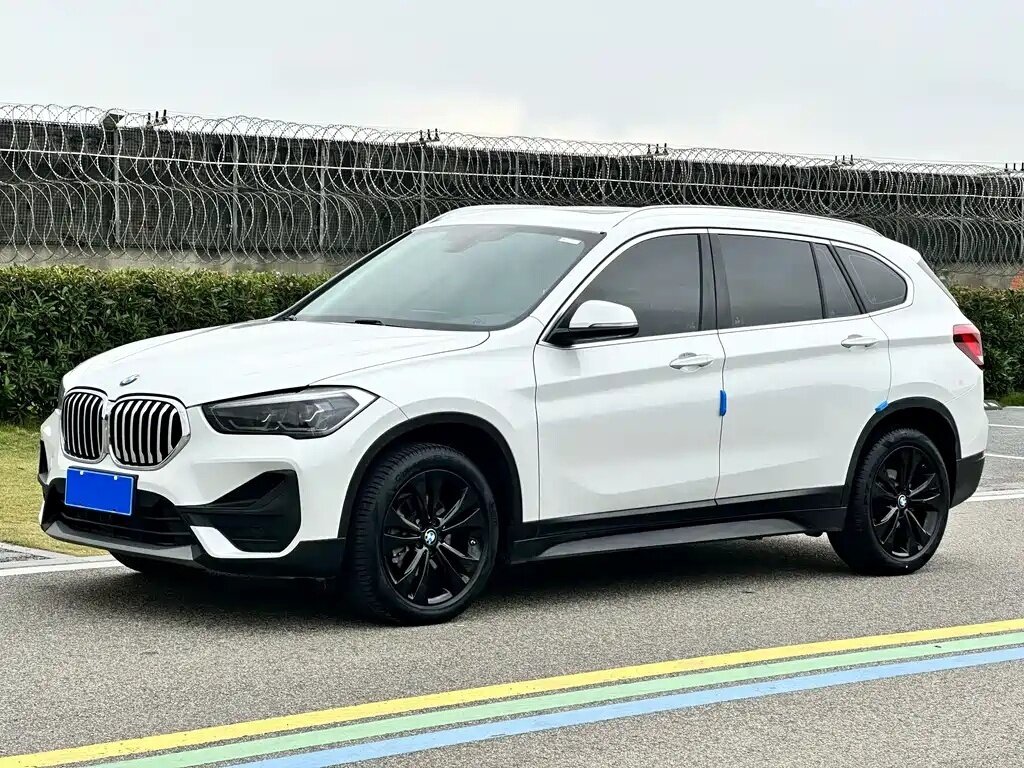 Открыть фотографии: BMW X1 II (F48) Рестайлинг