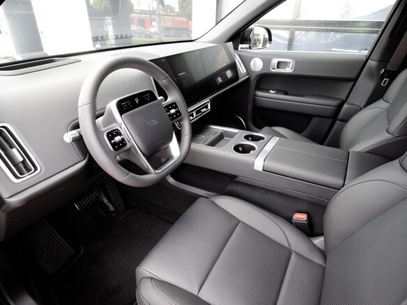 2025 Li Auto (Lixiang) L6 I, чёрный - вид 10