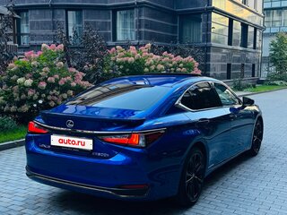 2022 Lexus ES 300h VII Рестайлинг, синий, 5300000 рублей, вид 3