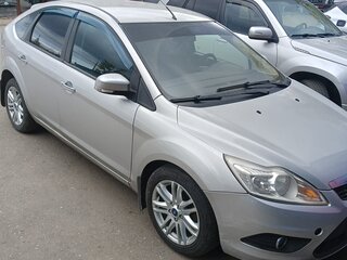 2010 Ford Focus II Рестайлинг, серебристый, 460000 рублей, вид 4