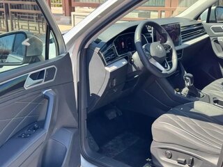 2022 Volkswagen Tiguan L II Рестайлинг (China Market), серый, 1920000 рублей, вид 4