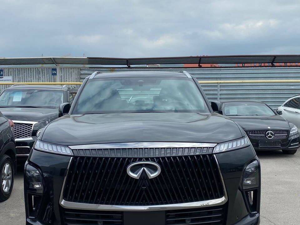 Открыть фотографии: Infiniti QX80 II