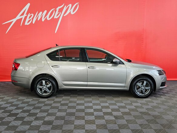 2017 Skoda Octavia III (A7) Рестайлинг, серый, 1485000 рублей - вид 6
