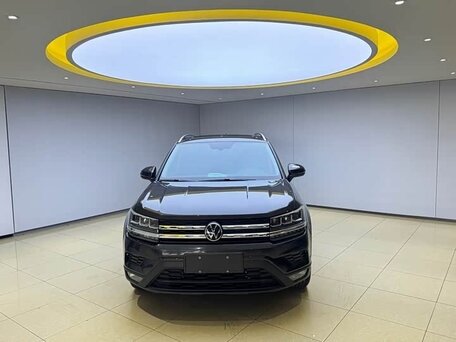2023 Volkswagen Tharu I, серый, 1870000 рублей, вид 4