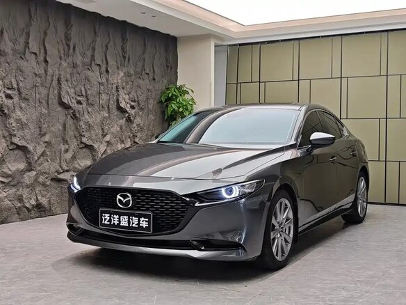 2021 Mazda 3 Axela IV (BP), серебристый, 1794000 рублей
