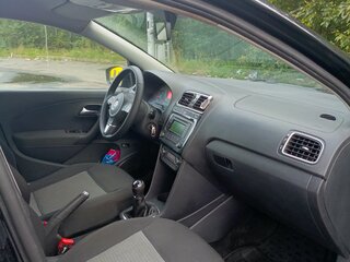 2014 Volkswagen Polo V, чёрный, 550000 рублей, вид 5