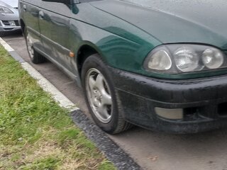 1998 Toyota Avensis I, зелёный, 280000 рублей, вид 1
