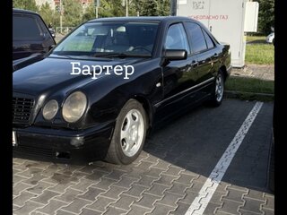 2001 Mercedes-Benz E-Класс 220 II (W210, S210) Рестайлинг, чёрный, 265000 рублей, вид 1