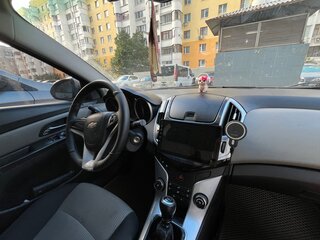 2013 Chevrolet Cruze I Рестайлинг, серебристый, 600000 рублей, вид 4