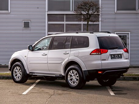 2015 Mitsubishi Pajero Sport II Рестайлинг, белый, 1495000 рублей, вид 4