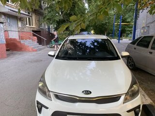 2019 Kia Rio IV, белый, 1300000 рублей, вид 1