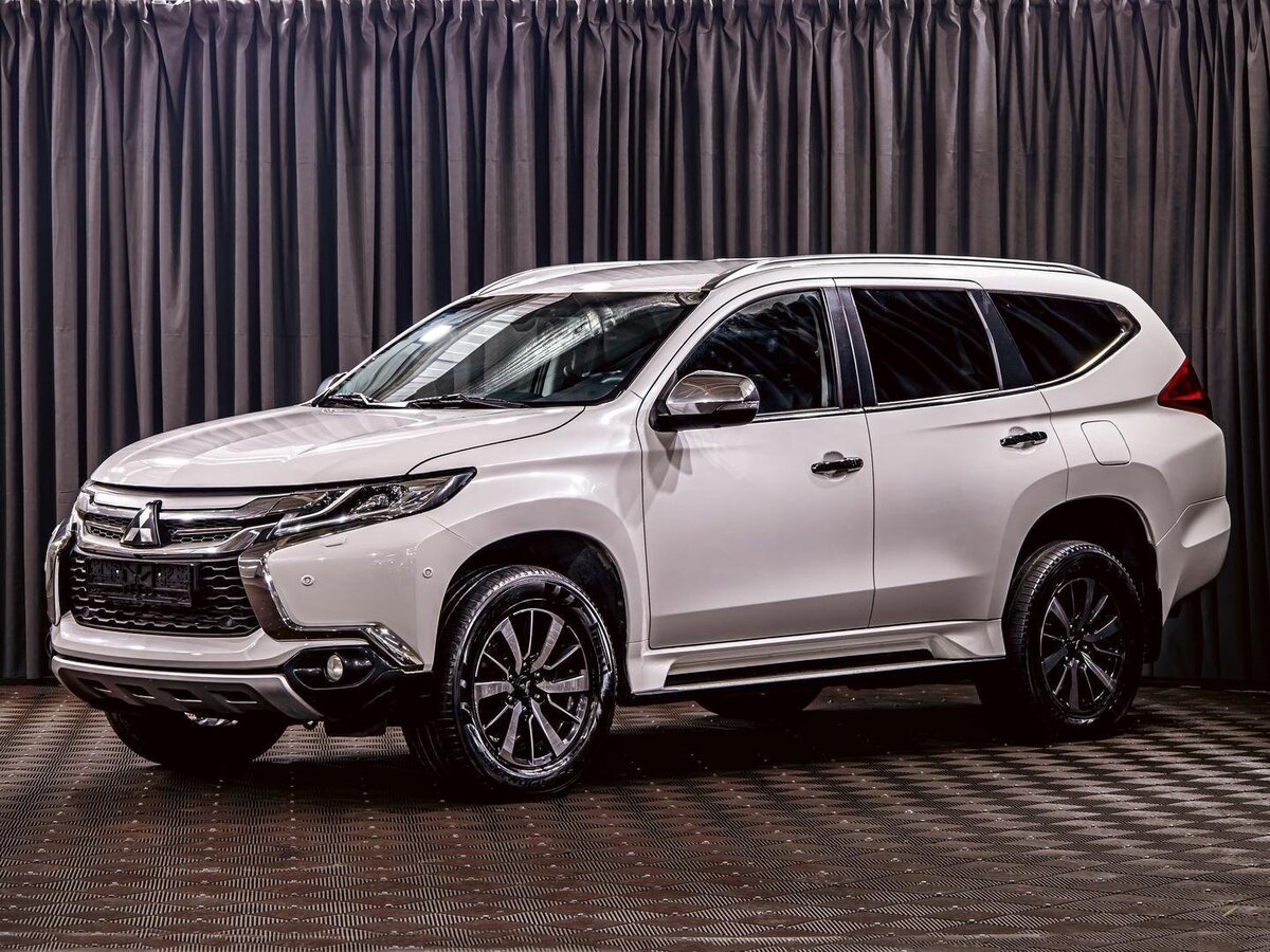 Открыть фотографии: Mitsubishi Pajero Sport III