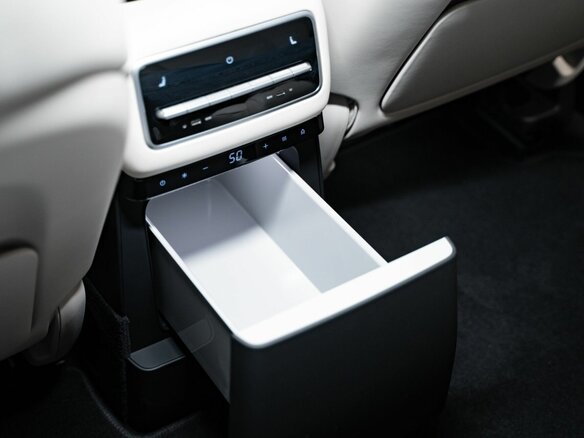 2025 Li Auto (Lixiang) L9 52.3 kWh I Рестайлинг, чёрный, 11990000 рублей - вид 21