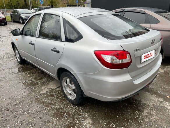 2014 Lada (ВАЗ) Granta I, серебристый, 280000 рублей - вид 5