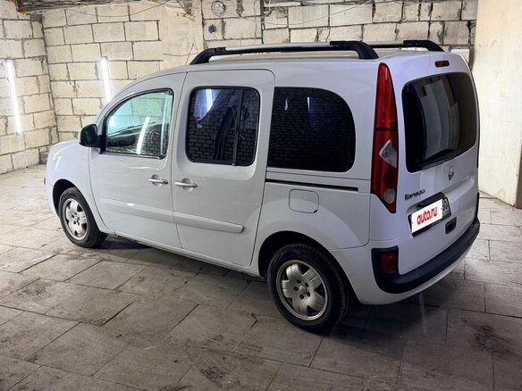 2012 Renault Kangoo II, белый, 750000 рублей - вид 4