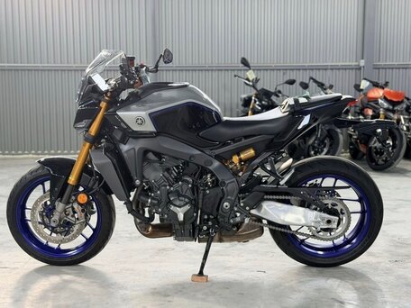 2024 Yamaha MT-09 (FZ-09), синий, 1470000 рублей, вид 4
