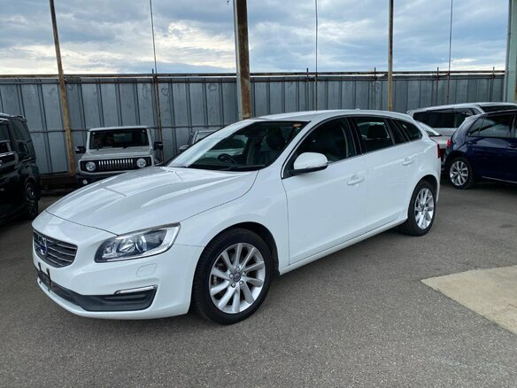 2015 Volvo V60 I Рестайлинг, белый, 1850000 рублей