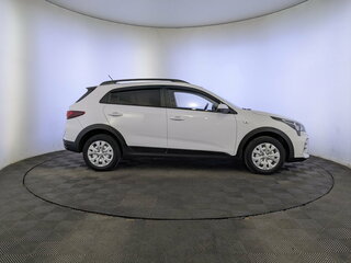 2022 Kia Rio X IV Рестайлинг, белый, 1770000 рублей, вид 4
