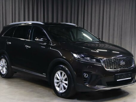 2020 Kia Sorento III Prime Рестайлинг, коричневый, 2149000 рублей, вид 3