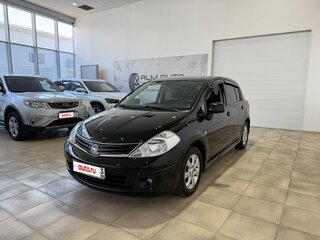 2011 Nissan Tiida I Рестайлинг, чёрный, 800000 рублей, вид 1