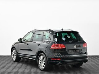 2014 Volkswagen Touareg II, чёрный, 2245000 рублей, вид 4