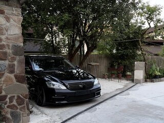 2005 Mercedes-Benz S-Класс 550 V (W221), чёрный, 2000000 рублей, вид 1
