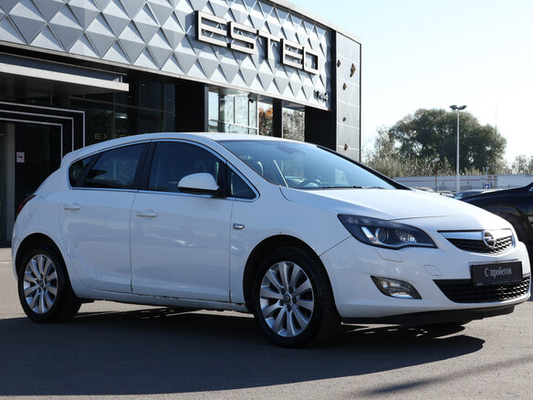 2010 Opel Astra J, белый, 520000 рублей - вид 2