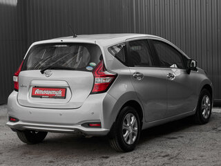 2019 Nissan Note II Рестайлинг, серебристый, 995000 рублей, вид 4