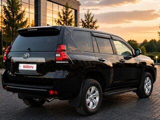 2021 Toyota Land Cruiser Prado 150 Series Рестайлинг 3, чёрный, 6800000 рублей, вид 3