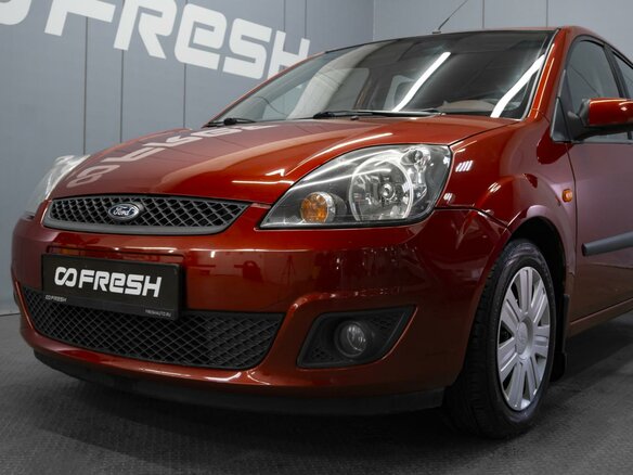 2006 Ford Fiesta Mk5, красный - вид 4