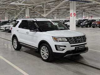 2018 Ford Explorer V Рестайлинг, белый, 2440000 рублей, вид 3