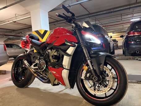 2022 Ducati Streetfighter V4, красный, 1200000 рублей, вид 2