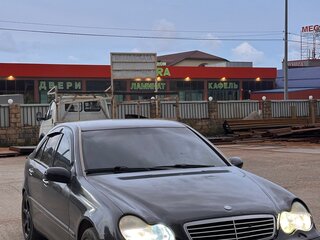 2000 Mercedes-Benz C-Класс 200 II (W203), чёрный, 450000 рублей, вид 2
