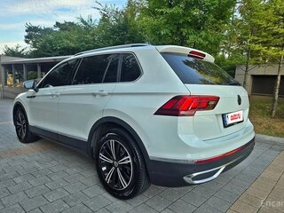 2023 Volkswagen Tiguan II Рестайлинг, белый, 3180000 рублей, вид 4
