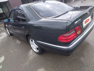 1996 Mercedes-Benz E-Класс 230 II (W210, S210), зелёный, 310000 рублей, вид 3